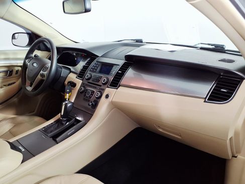 Used 2016 Ford Taurus SEL FWD image 9