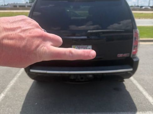 Used 2013 GMC Yukon Denali AWD/4WD image 3