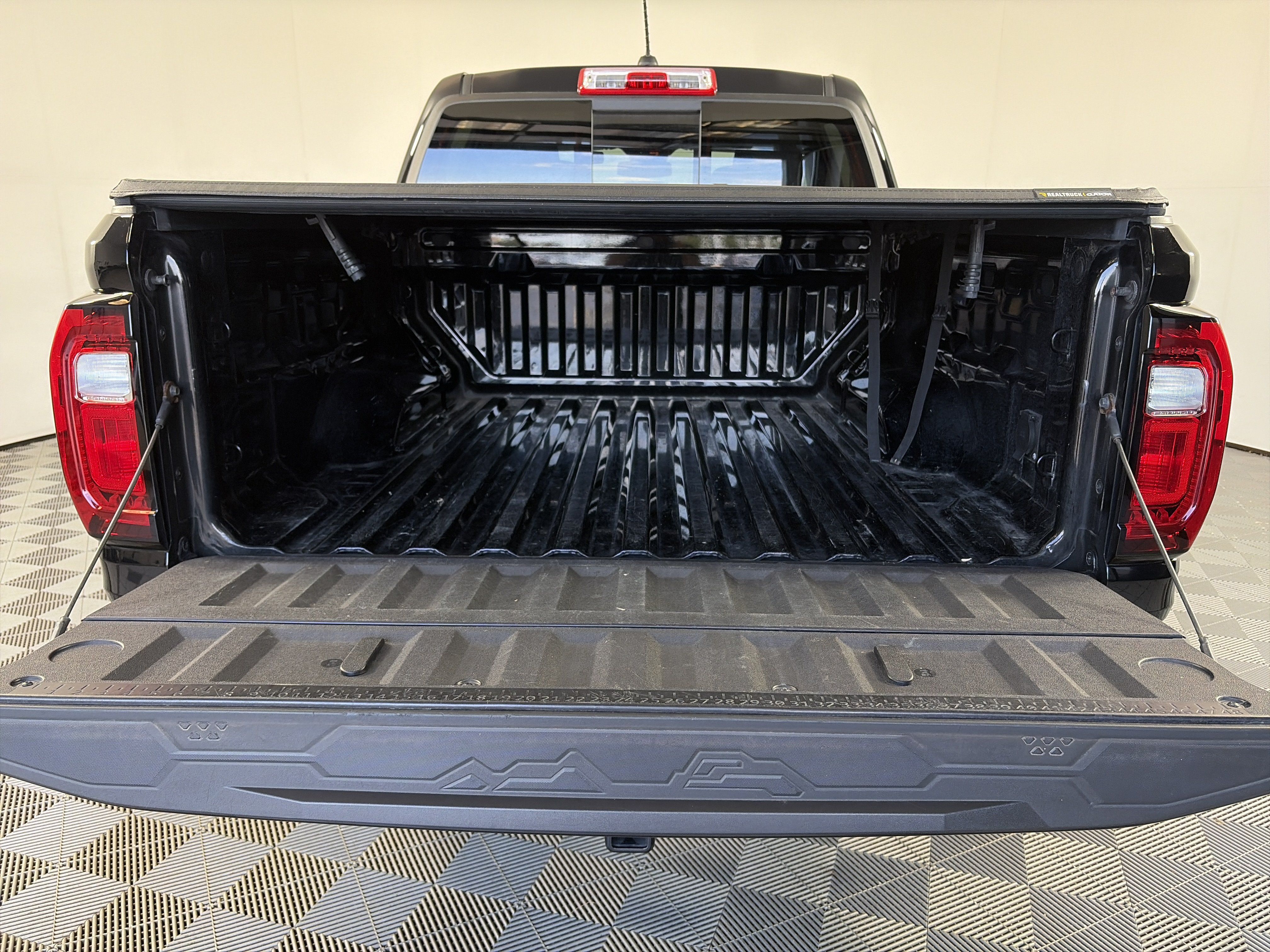Certified 2023 GMC Canyon Elevation w/ Elevation Premium Package AWD/4WD image 14