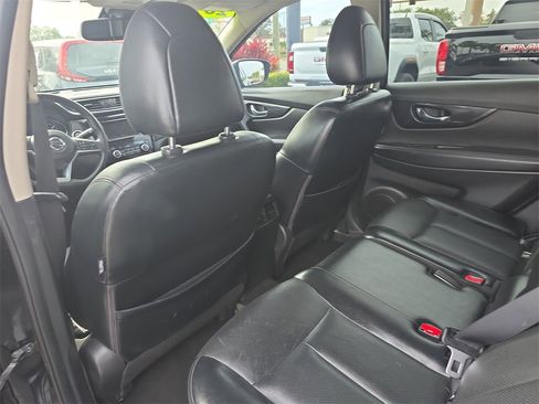 Used 2018 Nissan Rogue SL w/ Premium Package image 11