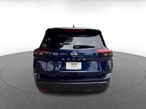 Used 2025 Nissan Rogue SV FWD image 11