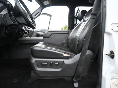 Used 2015 Ford F350 Lariat w/ Lariat Interior Package image 12