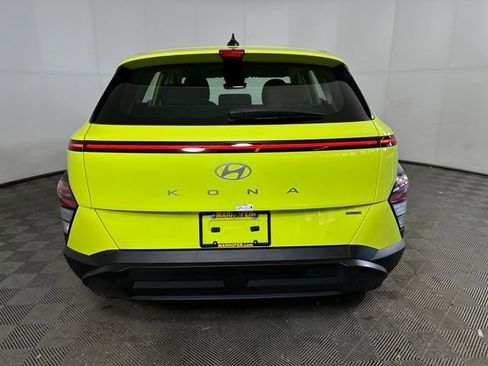 Used 2024 Hyundai Kona SE image 4