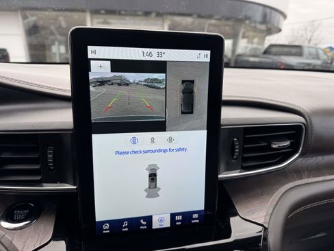 Used 2023 Ford Explorer Platinum w/ Technology Package image 31