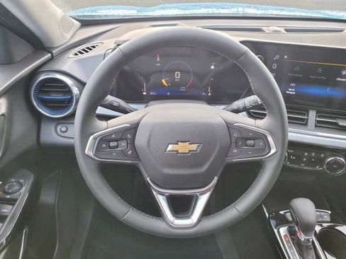 New 2025 Chevrolet Trax LT w/ Driver Confidence Package image 28