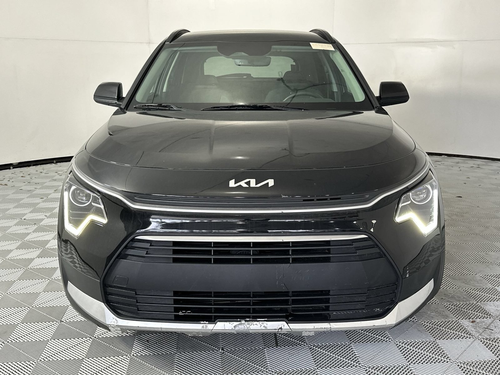 Used 2024 Kia Niro LX FWD image 3