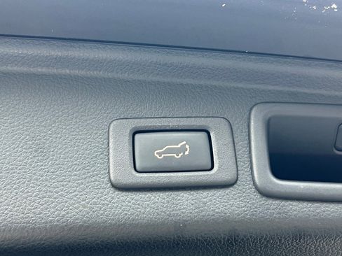 Used 2017 Subaru Forester 2.5i Touring image 14