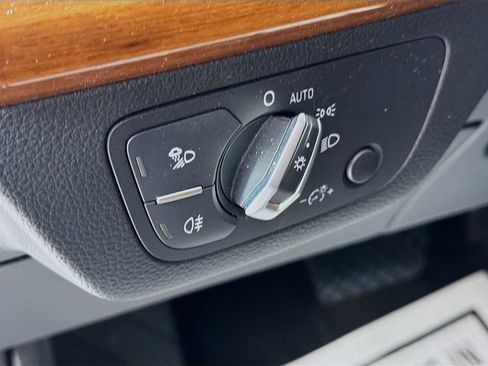 Used 2023 Audi Q5 2.0T Premium w/ Convenience Package image 10