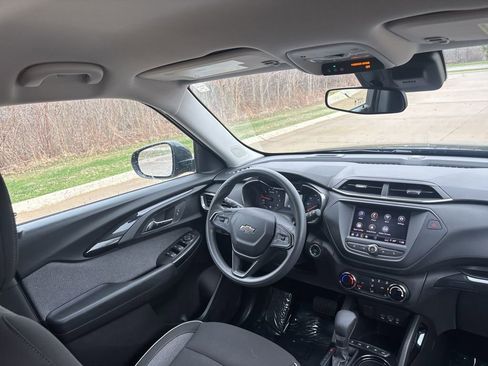 Used 2023 Chevrolet TrailBlazer LT AWD/4WD image 29