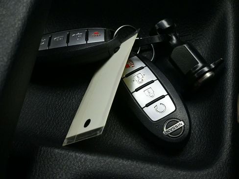 Used 2019 Nissan Kicks SV image 19