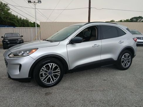 Used 2020 Ford Escape SEL FWD image 1