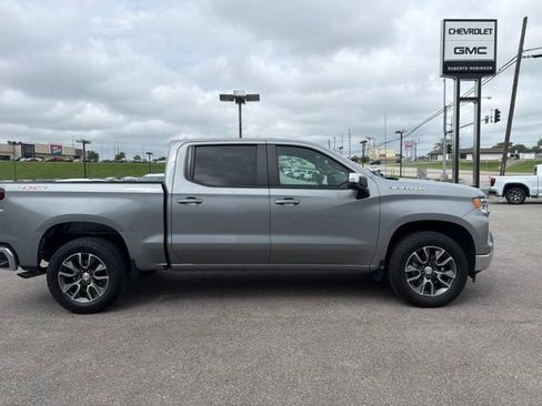 Used 2023 Chevrolet Silverado 1500 LT AWD/4WD image 15