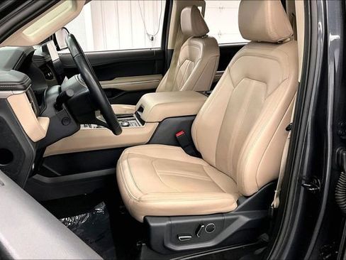 Used 2024 Ford Expedition Max Limited image 24