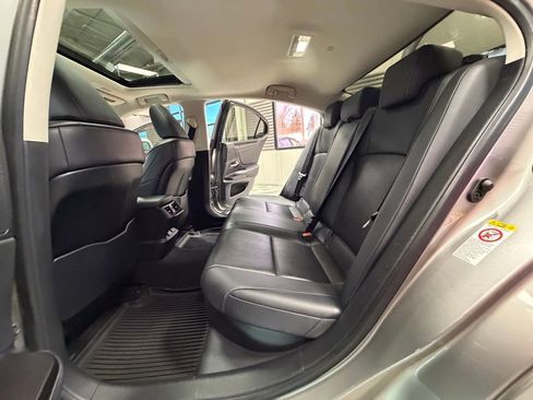 Used 2019 Lexus ES 300h 300h Luxury w/ Premium Package image 52