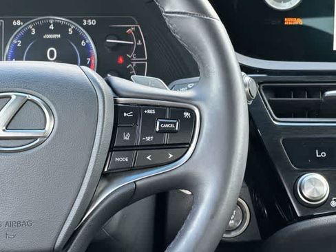 Used 2023 Lexus ES 350 w/ Premium Package FWD image 10