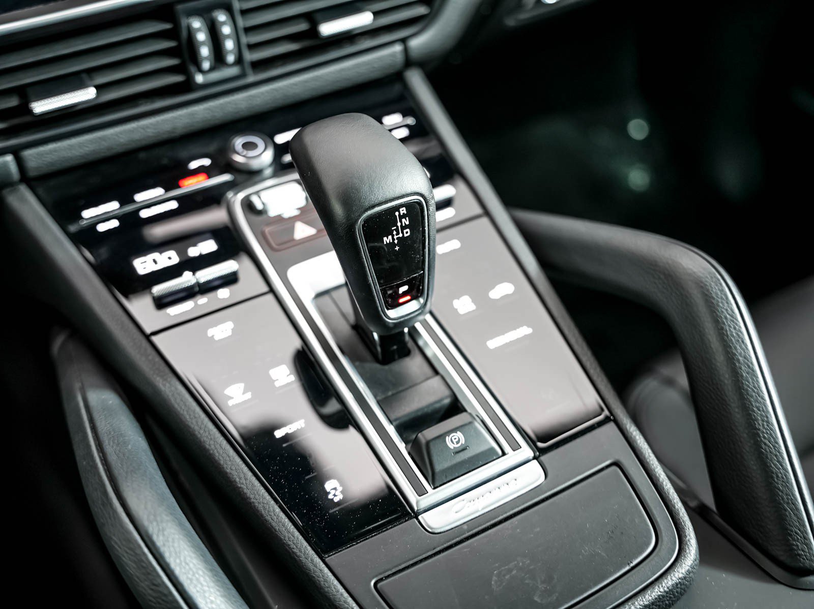 Certified 2022 Porsche Cayenne AWD/4WD image 20