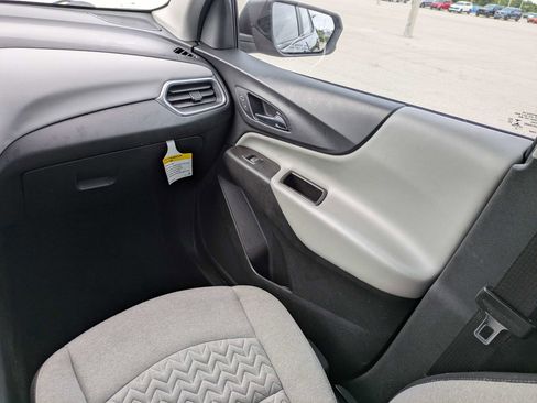 Used 2022 Chevrolet Equinox LS w/ LPO, Floor Liner Package FWD image 19