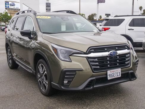 Used 2025 Subaru Ascent Limited AWD/4WD image 3