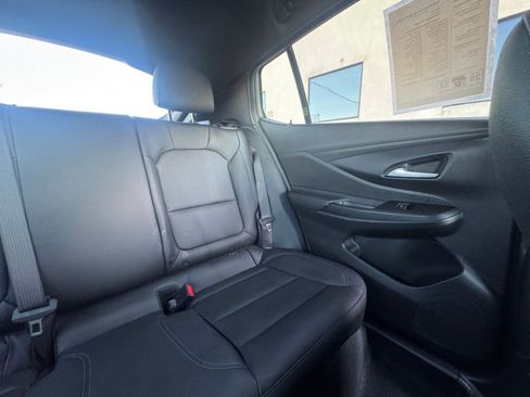 Used 2025 Buick Envista Sport Touring image 35