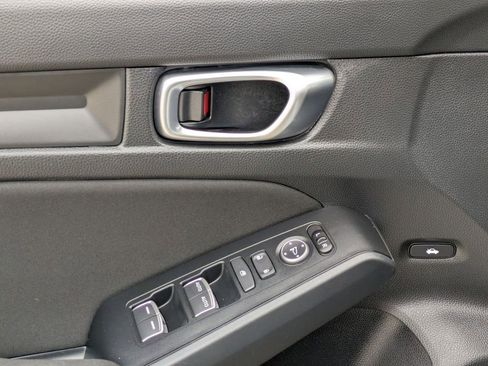 Used 2025 Honda Civic Sport image 13