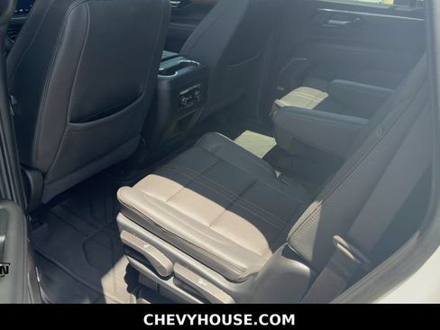 Used 2025 Chevrolet Tahoe High Country RWD image 26
