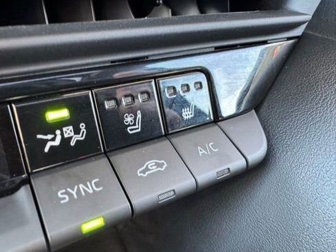 Certified 2025 Toyota Crown Signia AWD/4WD image 15