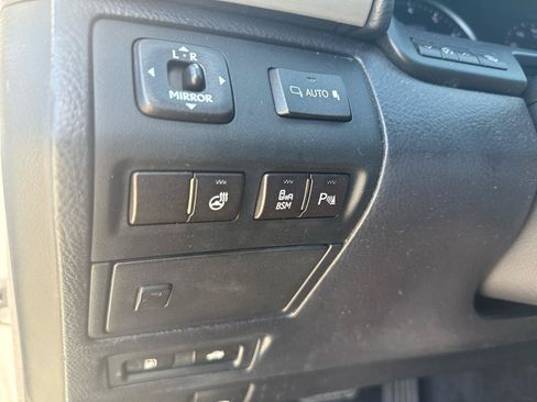 Used 2014 Lexus LS 460 w/ Comfort Package RWD image 30