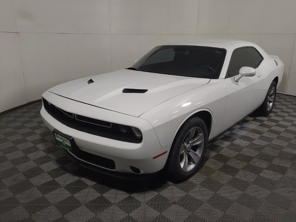 Used 2018 Dodge Challenger SXT RWD image 15
