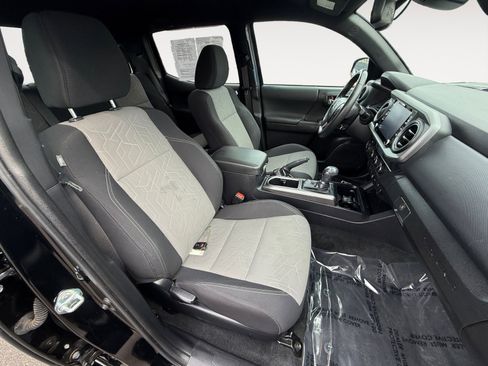 Used 2023 Toyota Tacoma TRD Off-Road image 19