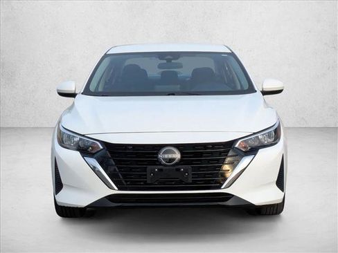 Used 2024 Nissan Sentra SV image 2