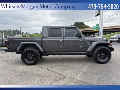 Used 2024 Jeep Gladiator Sport AWD/4WD image 4