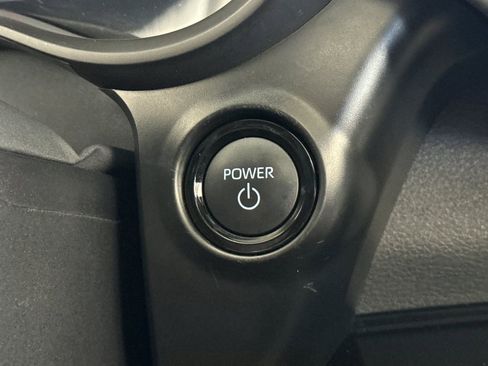 Used 2025 Toyota Sienna Platinum FWD image 25