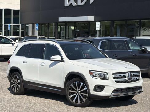 Used 2023 Mercedes-Benz GLB 250 image 1