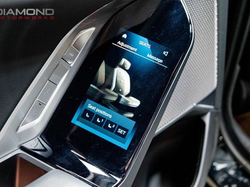 Used 2023 BMW i7 xDrive60 image 18