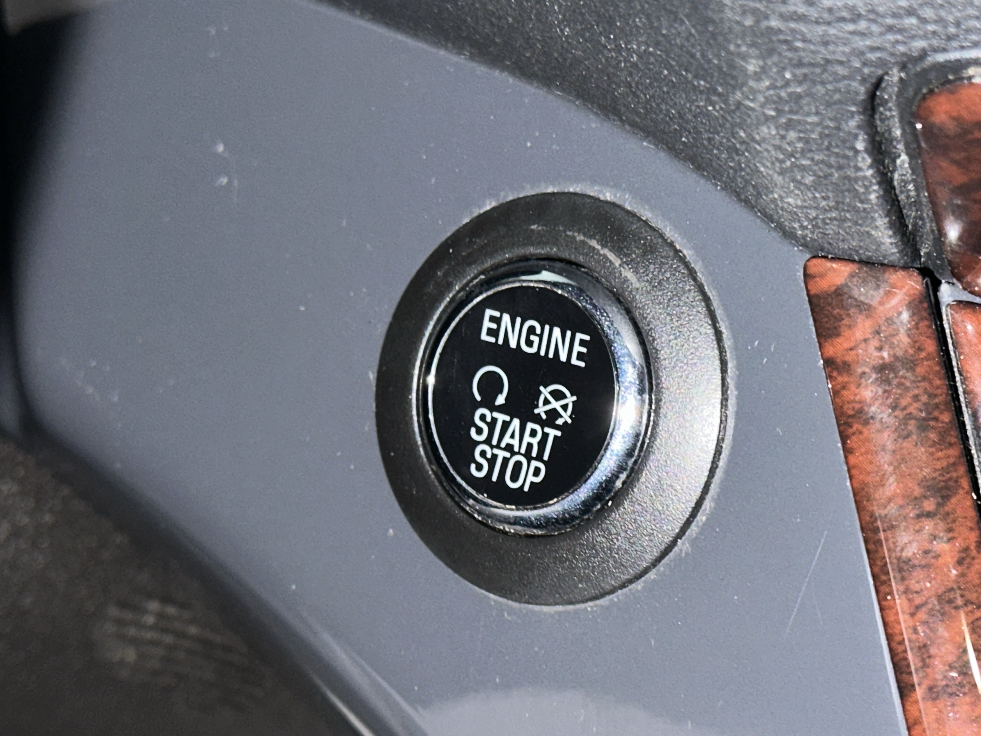 Used 2013 Ford Escape Titanium FWD image 29