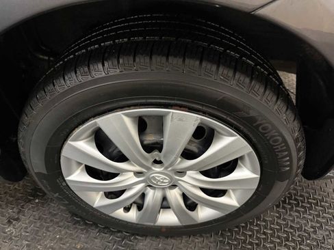 Used 2013 Toyota Corolla LE image 9