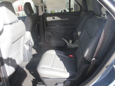 New 2026 Ford Explorer Active w/ Active Comfort Package image 7
