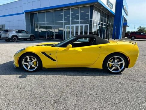 Used 2015 Chevrolet Corvette Stingray Convertible w/ Carbon Flash Badge Package RWD image 2