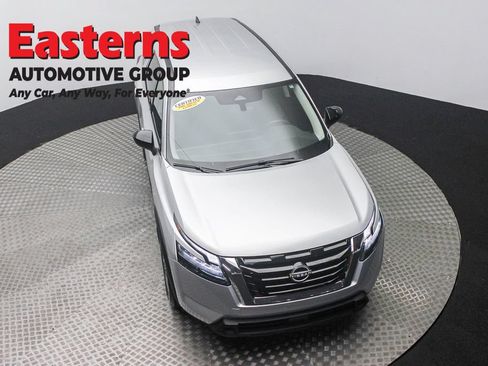 Used 2023 Nissan Pathfinder S AWD/4WD image 3