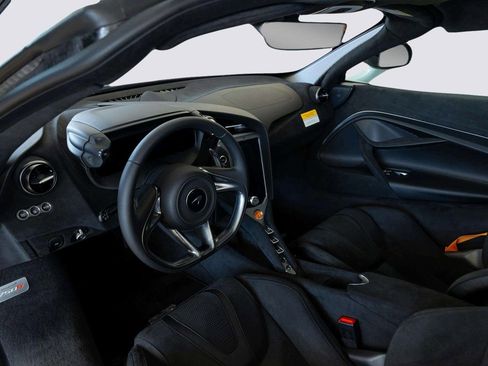 New 2026 McLaren 750S image 27