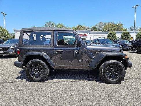 Used 2022 Jeep Wrangler Sport AWD/4WD image 7
