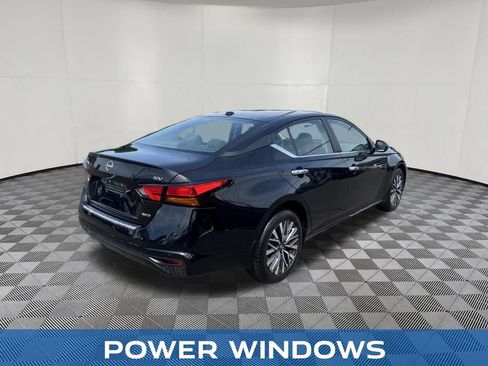 Used 2023 Nissan Altima 2.5 SV AWD/4WD image 5