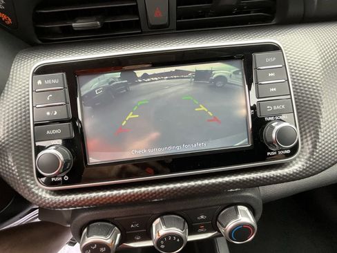 Used 2020 Nissan Kicks S image 23