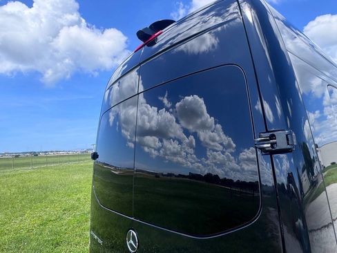 Used 2023 Mercedes-Benz Sprinter 3500 image 16