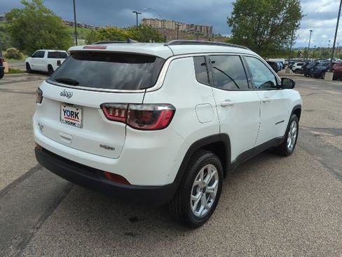 Certified 2025 Jeep Compass Latitude w/ Sun & Sound Group AWD/4WD image 4