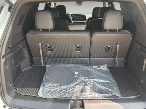New 2026 Chevrolet Traverse LT w/ LPO, Floor Liner Package AWD/4WD image 15