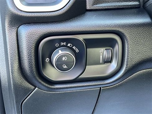 Used 2024 RAM 3500 Big Horn image 33