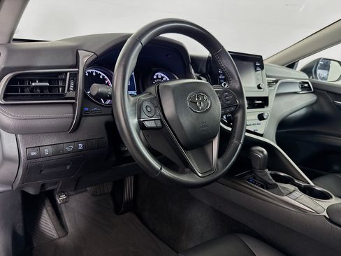 Used 2024 Toyota Camry SE FWD image 20