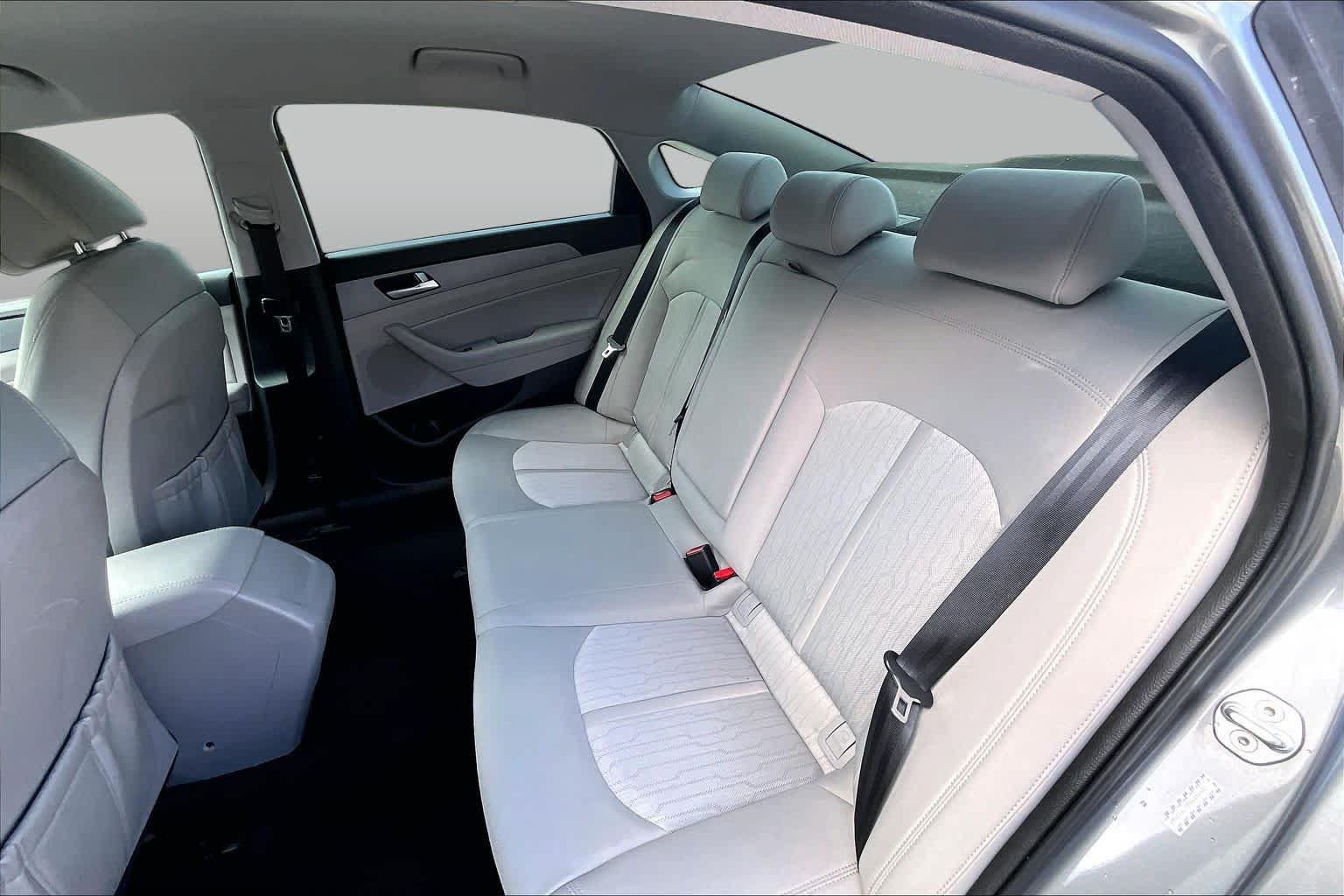 Used 2017 Hyundai Sonata SE FWD image 18