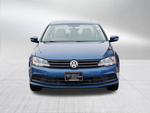 Used 2018 Volkswagen Jetta SE image 2